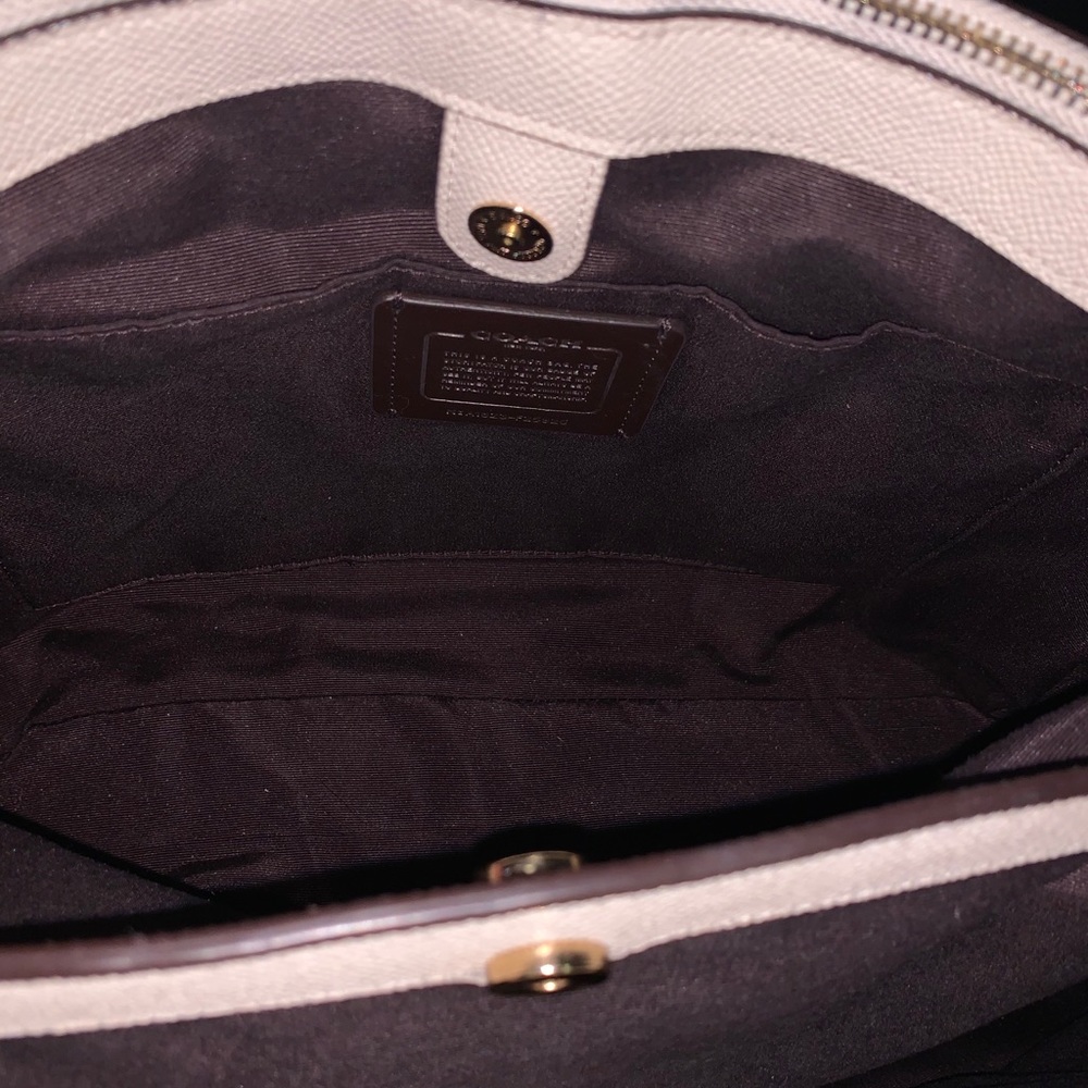 Coach Christie Carryall in Crossgrain Leather - Picture 10 of 11